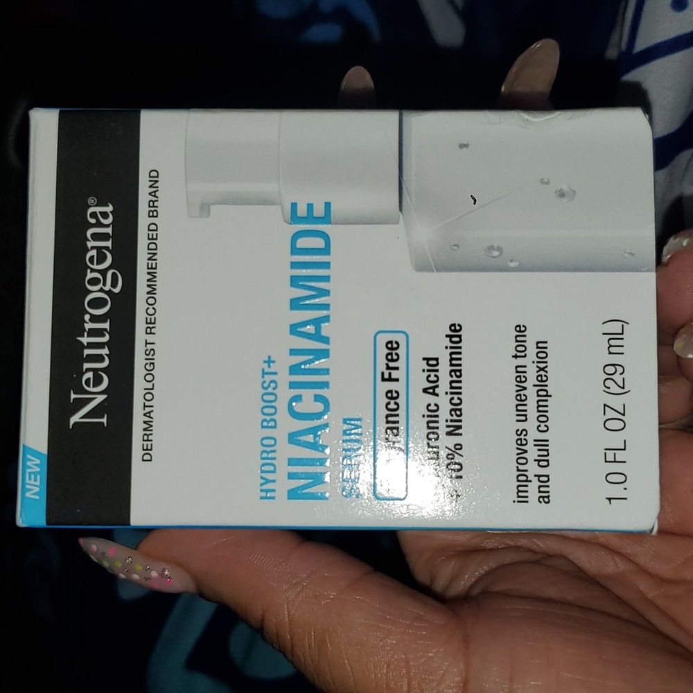 Neutrogena Hydro Boost + Niacinamide serum